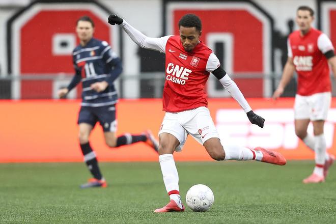 中提前锁定 中提前锁定