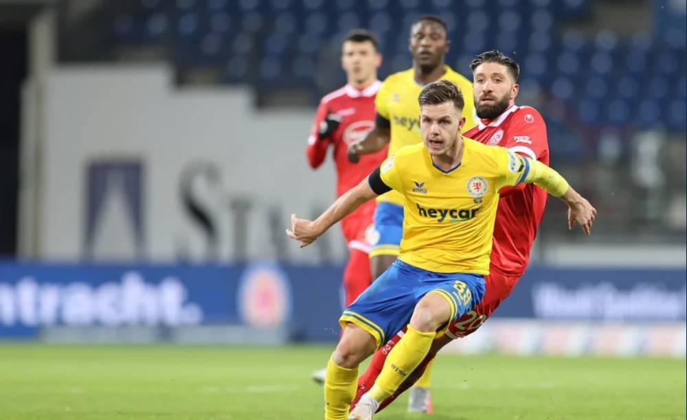 主力前锋在 主力前锋在